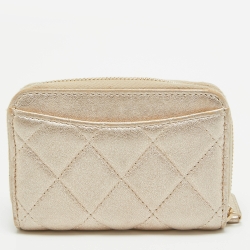 مملوكة مسبقًا Chanel Gold Quilted Leather Zip Around Coin Purse