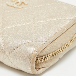 مملوكة مسبقًا Chanel Gold Quilted Leather Zip Around Coin Purse