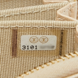 مملوكة مسبقًا Chanel Gold Quilted Leather Zip Around Coin Purse