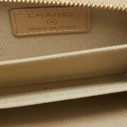 مملوكة مسبقًا Chanel Gold Quilted Leather Zip Around Coin Purse