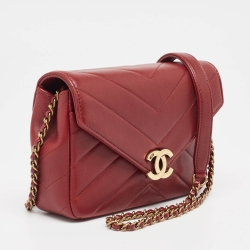 Pre Owned حقيبة كتف شانيل كوكو جلد شيفرون عنابي ظرفية