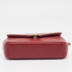 Pre Owned حقيبة كتف شانيل كوكو جلد شيفرون عنابي ظرفية