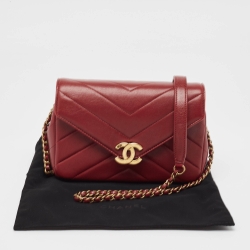 Pre Owned حقيبة كتف شانيل كوكو جلد شيفرون عنابي ظرفية