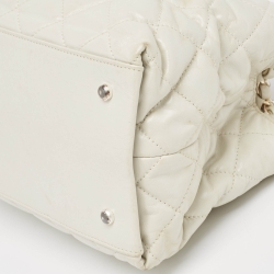 Pre Owned Chanel Off White Quilted Glazed Leather Small Chain Me Tote