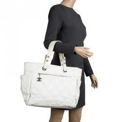 Pre Owned حقيبة يد شانيل باريس بياريتز كبيرة كانفاس مقوى مبطنة بيضاء