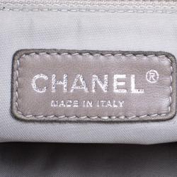 Pre Owned حقيبة يد شانيل باريس بياريتز كبيرة كانفاس مقوى مبطنة بيضاء