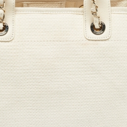 مملوكة مسبقًا Chanel Cream Canvas Small Deauville Tote