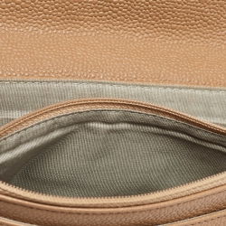 مملوكة مسبقًا Chanel Beige Quilted Leather Half Moon Wallet On Chain