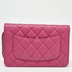 مملوكة مسبقًا Chanel Fuchsia Quilted Caviar Leather Classic Wallet on Chain