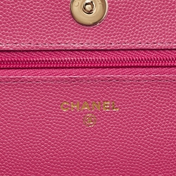 مملوكة مسبقًا Chanel Fuchsia Quilted Caviar Leather Classic Wallet on Chain