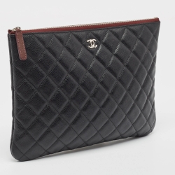 مملوكة مسبقًا Chanel Black Quilted Caviar Leather O'Case Pouch