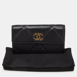 Pre Owned Chanel Black Quilted Leather Chanel 19 Flap Wallet