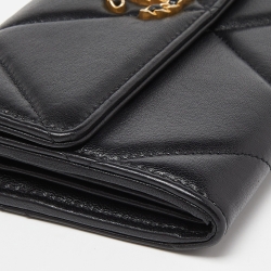 Pre Owned Chanel Black Quilted Leather Chanel 19 Flap Wallet
