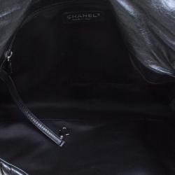 مملوكة مسبقًا حقيبة شانيل قلاب كلاسيكي كبيرة جلد بطيات سوداء