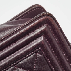مملوكة مسبقًا Chanel Plum Quilted Leather New Medium Boy Shoulder Bag