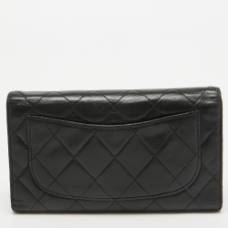 Pre Owned Chanel Black Quilted Leather Classic Flap Wallet