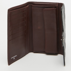 Pre Owned Chanel Black Quilted Leather Classic Flap Wallet