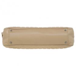 مملوكة مسبقًا Chanel Beige Leather East-West Shoulder Bag