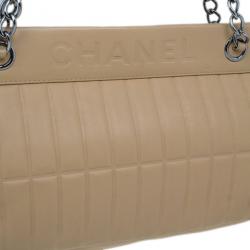 مملوكة مسبقًا Chanel Beige Leather East-West Shoulder Bag