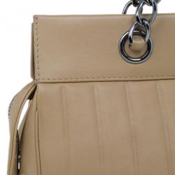 مملوكة مسبقًا Chanel Beige Leather East-West Shoulder Bag