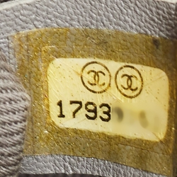 مملوكة مسبقًا Chanel Yellow Nubuck Leather Wildstitch Thin City Flap Bag