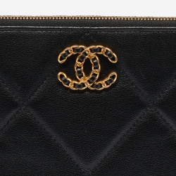 Pre Owned Chanel Black Quilted Leather 19 Chain Wristlet Pouch 