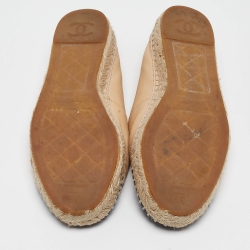 Pre Owned Chanel Beige/Black Leather CC Espadrille Flats Size 39