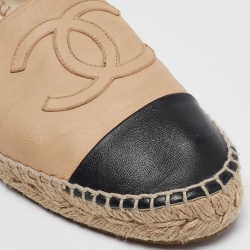 Pre Owned Chanel Beige/Black Leather CC Espadrille Flats Size 39