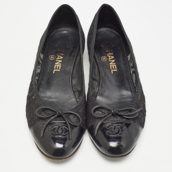 Pre Owned Chanel Black Lace and Patent CC Cap Toe Bow Ballet Flats Size 39.5