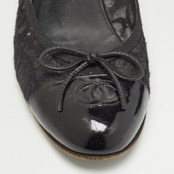 Pre Owned Chanel Black Lace and Patent CC Cap Toe Bow Ballet Flats Size 39.5