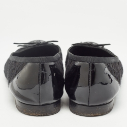 Pre Owned Chanel Black Lace and Patent CC Cap Toe Bow Ballet Flats Size 39.5
