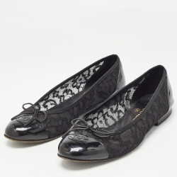 Pre Owned Chanel Black Lace and Patent CC Cap Toe Bow Ballet Flats Size 39.5