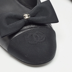 Pre Owned Chanel Black Leather and Canvas CC Bow Cap Toe Slingback Flat Sandals Size 40.5