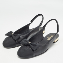 Pre Owned Chanel Black Leather and Canvas CC Bow Cap Toe Slingback Flat Sandals Size 40.5