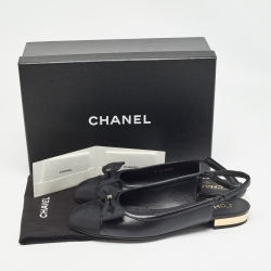 Pre Owned Chanel Black Leather and Canvas CC Bow Cap Toe Slingback Flat Sandals Size 40.5