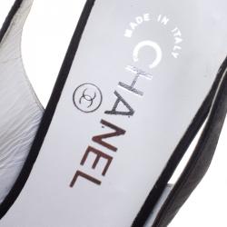 Pre Owned صندل شانيل فتحة كعب نعل سميك سلسلة جلد رصاصي حصوي مقاس 38