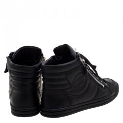 مملوكة مسبقًا حذاء رياضي شانيل عنق مرتفع لمسات سحاب مزدوج CC جلد أسود مقاس 38.5