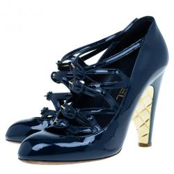 Pre Owned حذاء شانيل أزرق لامع بسيور وكعب روكي مقاس 37