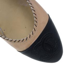 مملوكة مسبقًا Chanel Peach and Black Cap Toe CC Ballet Flats Size 40.5
