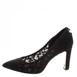مملوكة مسبقًا Chanel Black Lace Pointed Toe Pumps Size 39.5