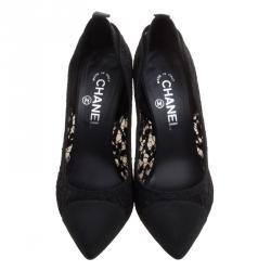 مملوكة مسبقًا Chanel Black Lace Pointed Toe Pumps Size 39.5