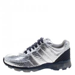 Pre Owned حذاء رياضي شانيل جلد مشقق فضي ميتالك مقاس 39.5