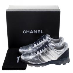 Pre Owned حذاء رياضي شانيل جلد مشقق فضي ميتالك مقاس 39.5