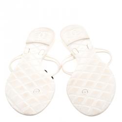 مملوكة مسبقًا Chanel White And Black Jelly Camellia Thong Sandals Size 39