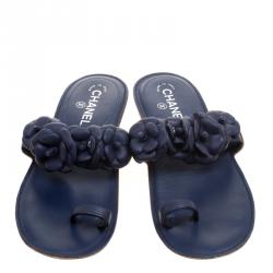 مملوكة مسبقًا Chanel Blue Leather Camellia Toe Ring Flat Sandals Size 39