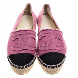 Pre Owned حذاء اسبادريل شانيل CC كانفاس وردي مقاس 39