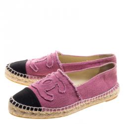 Pre Owned حذاء اسبادريل شانيل CC كانفاس وردي مقاس 39