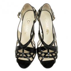 مملوكة مسبقًا Chanel Black Patent Strappy Sandals Size 37.5