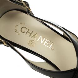 مملوكة مسبقًا Chanel Black Patent Strappy Sandals Size 37.5