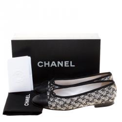 مملوكة مسبقًا Chanel Monochrome Sequins Embellished Tweed and Leather Cap Toe CC Bow Ballet Flats Size 37.5